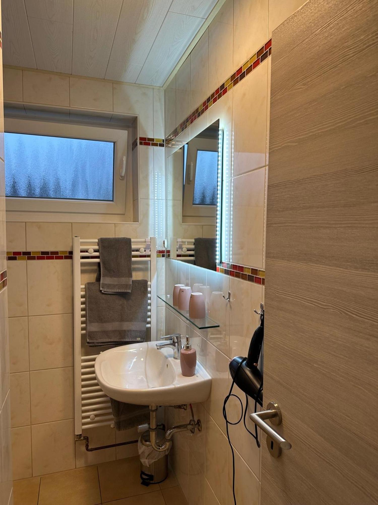 Ferienwohnung Haus Boje Knurrhahn Neuharlingersiel Exterior foto